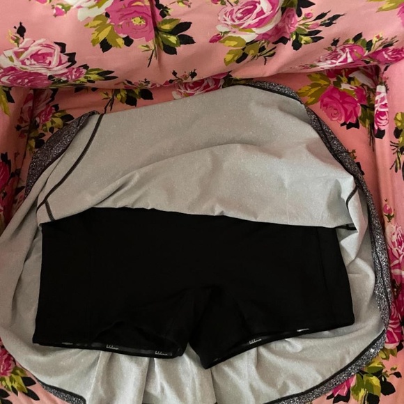 Lululemon Circuit Breaker Skort Size 10 - Picture 3 of 5